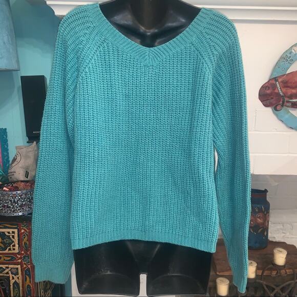 NWOT TIFFANY BLUE SWEATER WITH RUCHING - ADJUSTABLE LENGTH S OVERSIZED - Picture 6 of 10